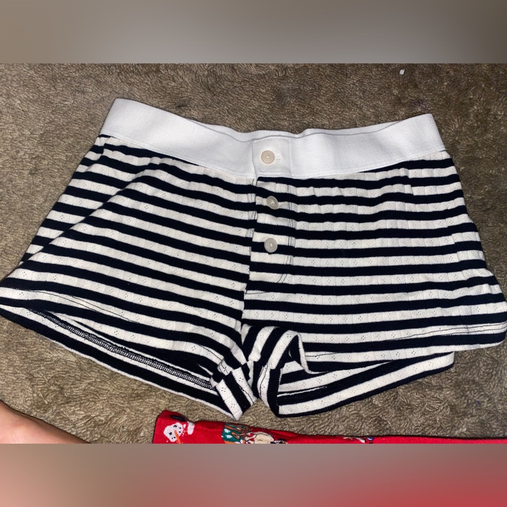 Brandy Melville booty shorts/underwear